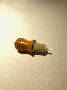 Luxurious Craftsmanship: Wooden Bottle Pour Spout